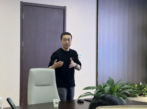 袁强强1.jpg 袁强强1.jpg